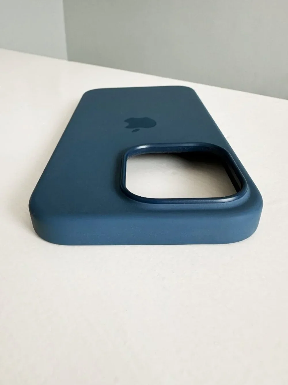 iPhone 14 Pro Silicone Case in Storm Blue